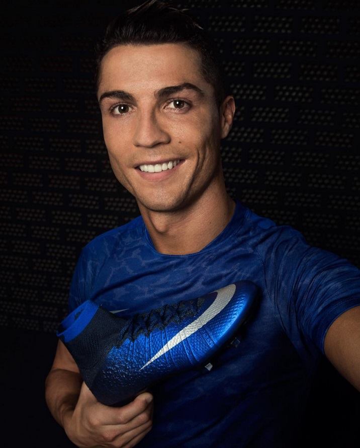 Cr7 blue 2025 football boots